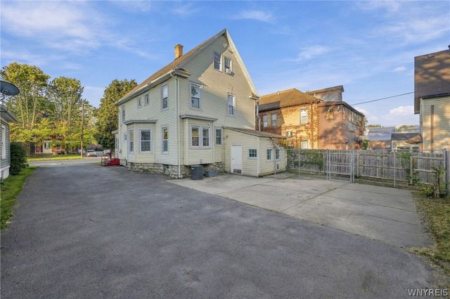 5482 Broadway Street, Lancaster, NY 14086