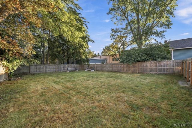 5482 Broadway Street, Lancaster, NY 14086