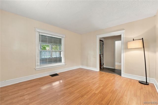 5482 Broadway Street, Lancaster, NY 14086
