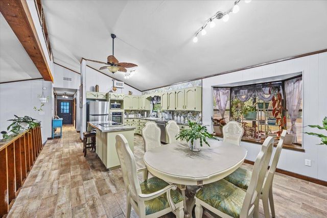 6523 Robar Tesora Street, Navarre, FL 32566