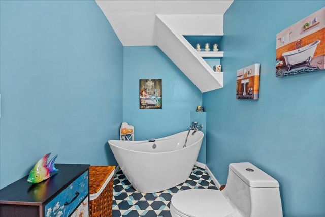 6523 Robar Tesora Street, Navarre, FL 32566