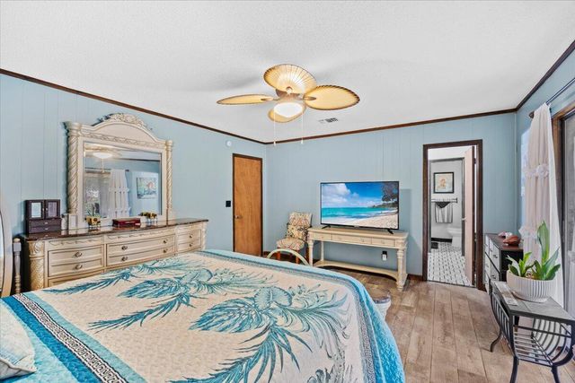 6523 Robar Tesora Street, Navarre, FL 32566