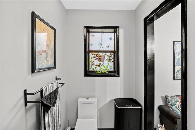 6523 Robar Tesora Street, Navarre, FL 32566