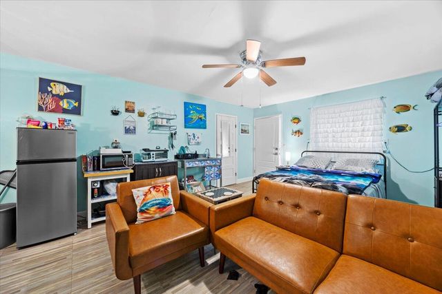 6523 Robar Tesora Street, Navarre, FL 32566