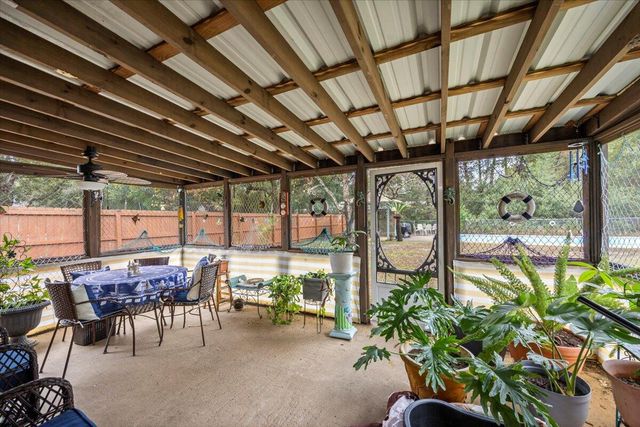 6523 Robar Tesora Street, Navarre, FL 32566