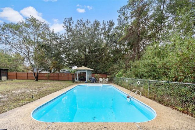 6523 Robar Tesora Street, Navarre, FL 32566