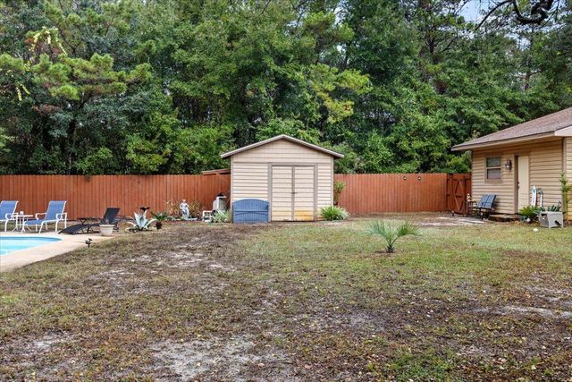 6523 Robar Tesora Street, Navarre, FL 32566