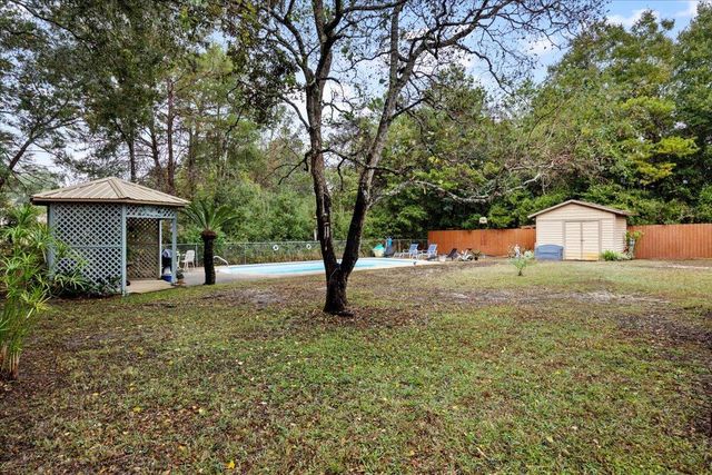 6523 Robar Tesora Street, Navarre, FL 32566