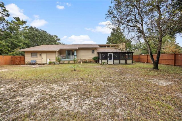 6523 Robar Tesora Street, Navarre, FL 32566