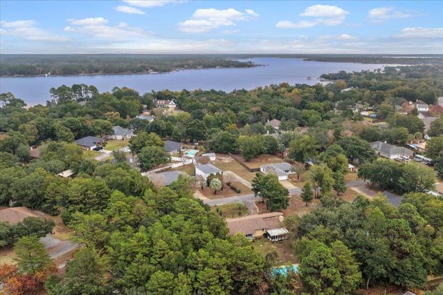 6523 Robar Tesora Street, Navarre, FL 32566