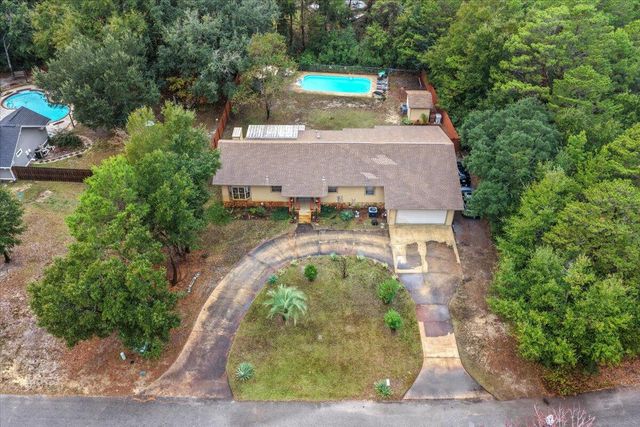 6523 Robar Tesora Street, Navarre, FL 32566