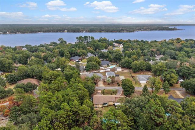 6523 Robar Tesora Street, Navarre, FL 32566