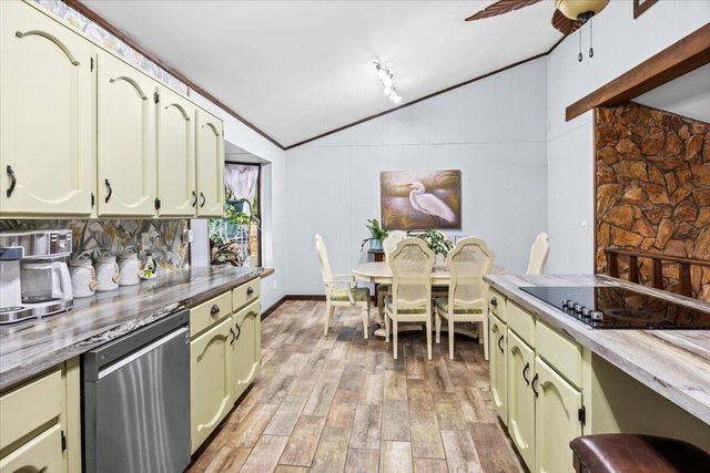 6523 Robar Tesora Street, Navarre, FL 32566