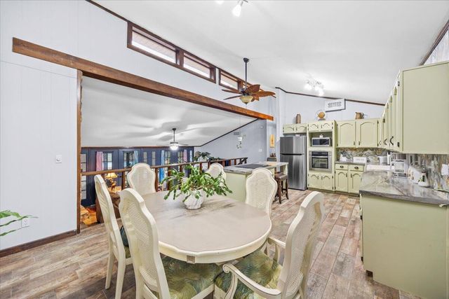 6523 Robar Tesora Street, Navarre, FL 32566