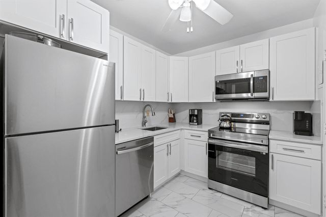 418 S Cypress Road 128, Pompano Beach, FL 33060