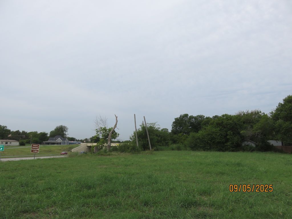 E AUDIE MURPHY PARKWAY, Farmersville, TX 75442