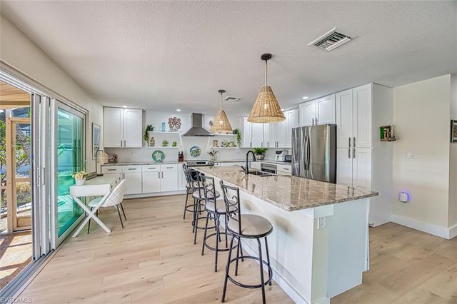 1006 Lindgren BLVD, Sanibel, FL 33957