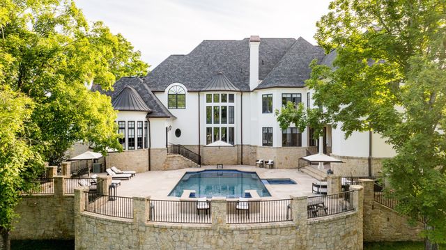 2410 Hidden River Ln, Franklin, TN 37069