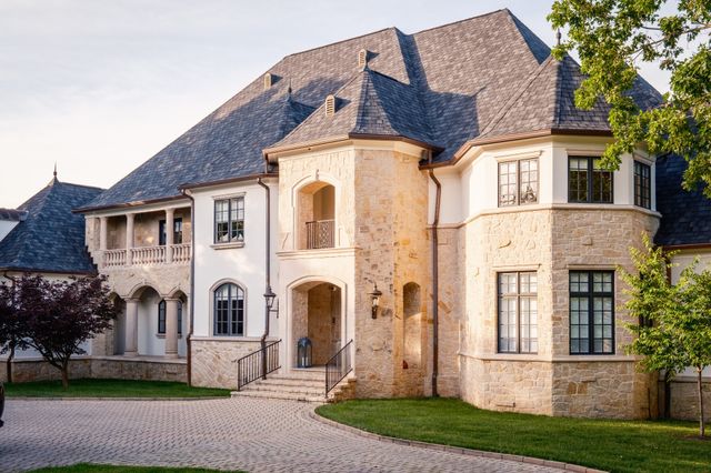 2410 Hidden River Ln, Franklin, TN 37069