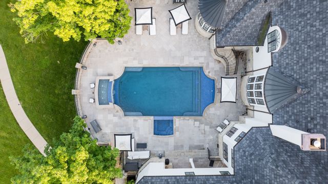 2410 Hidden River Ln, Franklin, TN 37069