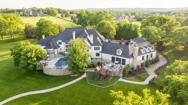 2410 Hidden River Ln, Franklin, TN 37069