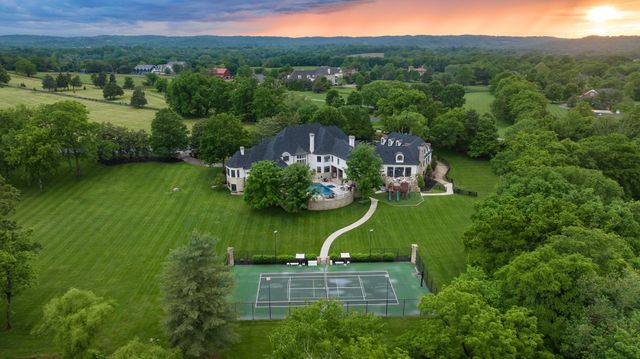 2410 Hidden River Ln, Franklin, TN 37069