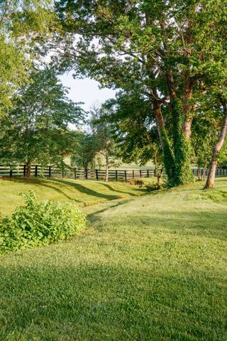 2410 Hidden River Ln, Franklin, TN 37069