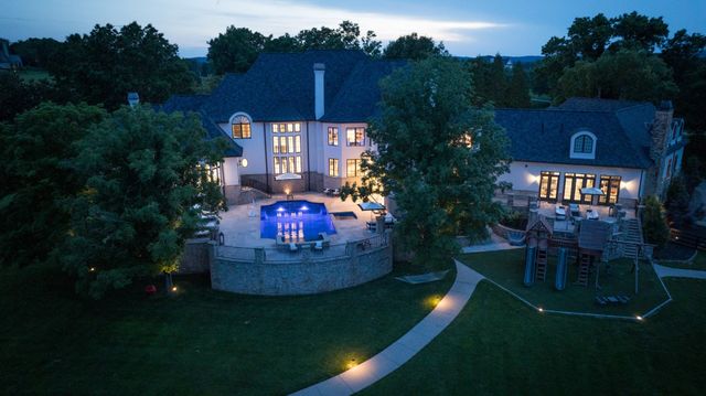 2410 Hidden River Ln, Franklin, TN 37069