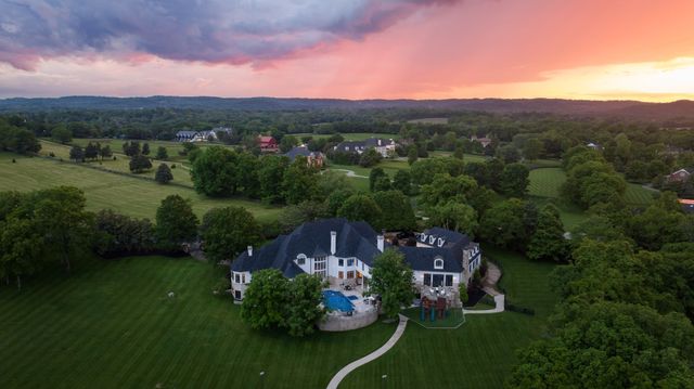 2410 Hidden River Ln, Franklin, TN 37069