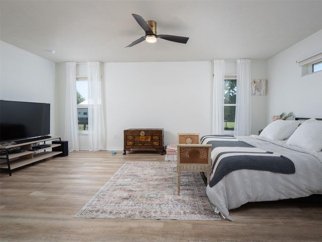 23053 NW 142ND AVENUE, High Springs, FL 32643
