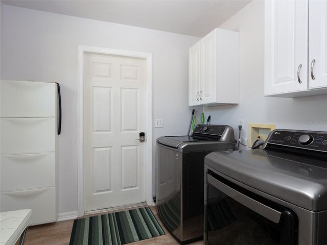 23053 NW 142ND AVENUE, High Springs, FL 32643