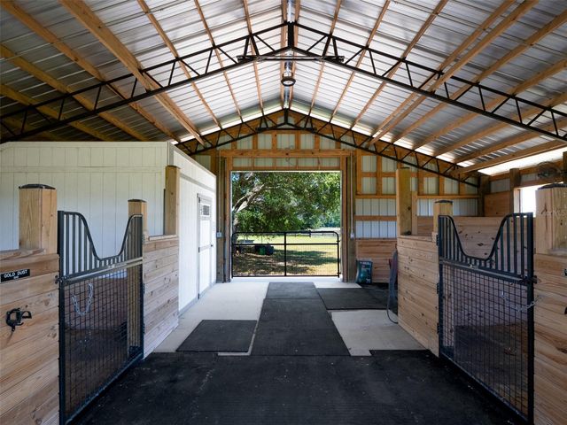 23053 NW 142ND AVENUE, High Springs, FL 32643