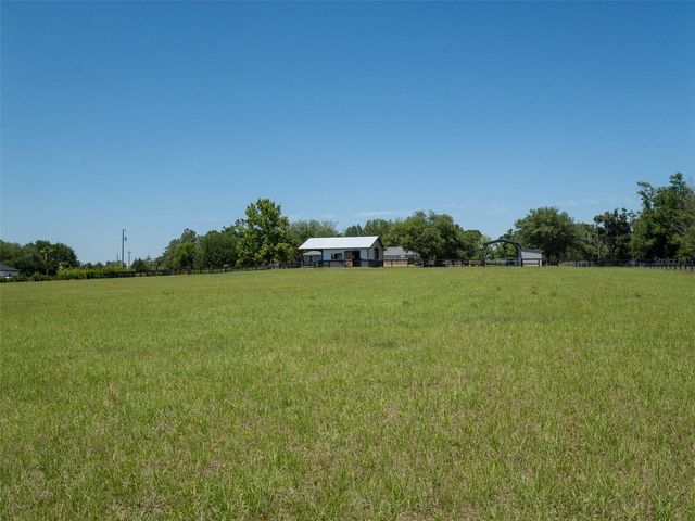 23053 NW 142ND AVENUE, High Springs, FL 32643