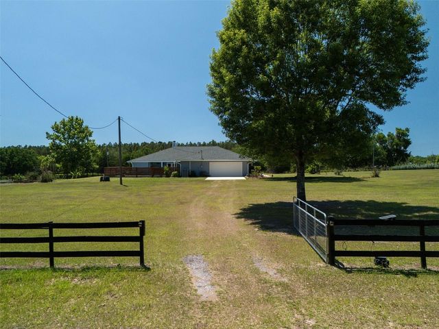23053 NW 142ND AVENUE, High Springs, FL 32643