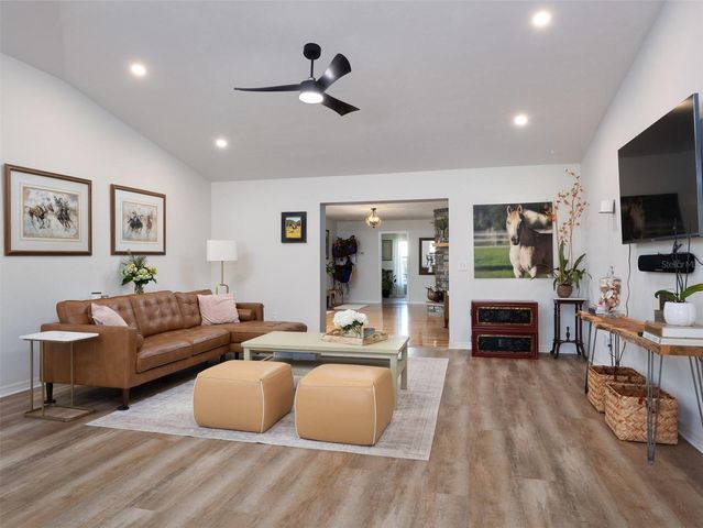 23053 NW 142ND AVENUE, High Springs, FL 32643