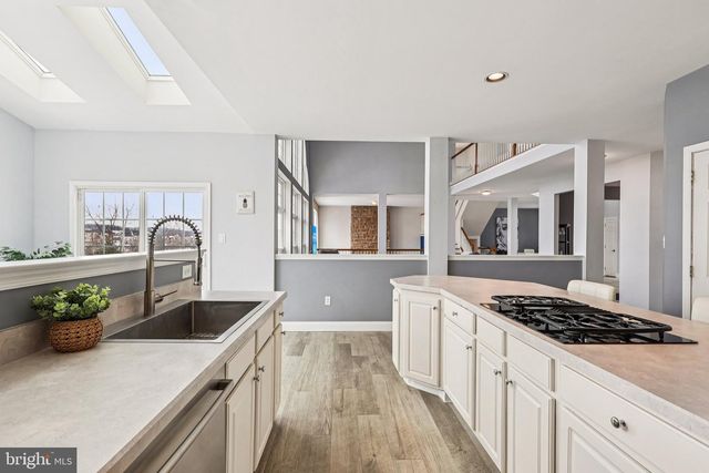 230 N SHADYBROOKE DR, Douglassville, PA 19518