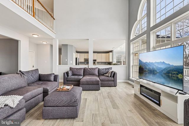 230 N SHADYBROOKE DR, Douglassville, PA 19518