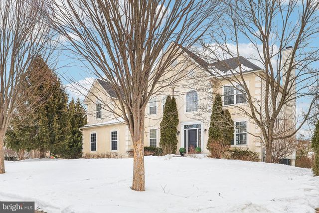 230 N SHADYBROOKE DR, Douglassville, PA 19518