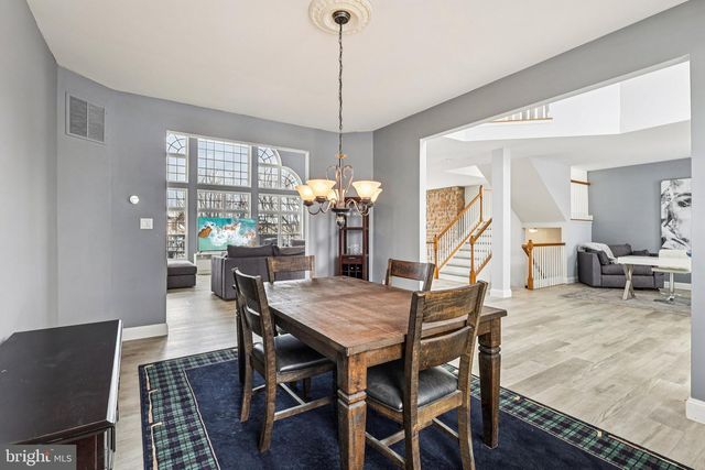 230 N SHADYBROOKE DR, Douglassville, PA 19518