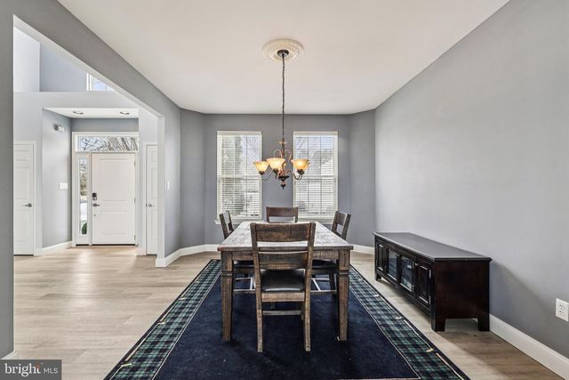 230 N SHADYBROOKE DR, Douglassville, PA 19518