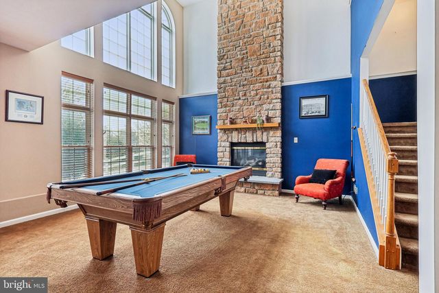 230 N SHADYBROOKE DR, Douglassville, PA 19518