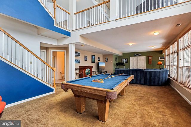 230 N SHADYBROOKE DR, Douglassville, PA 19518