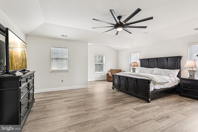 230 N SHADYBROOKE DR, Douglassville, PA 19518