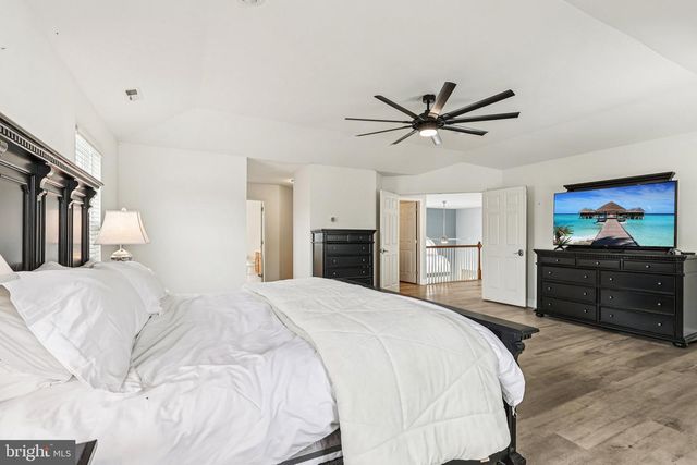 230 N SHADYBROOKE DR, Douglassville, PA 19518