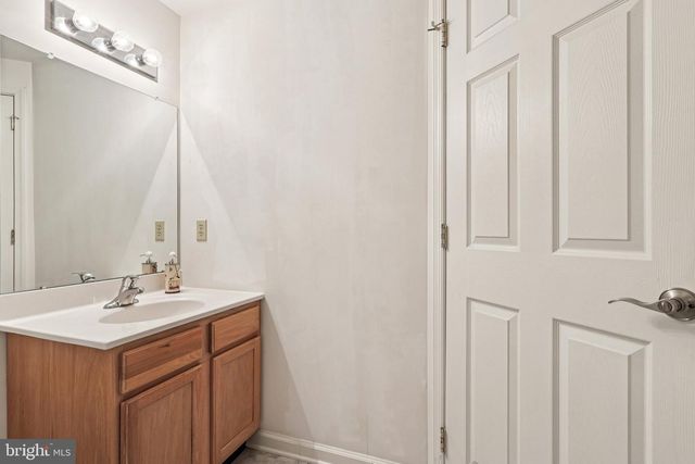 230 N SHADYBROOKE DR, Douglassville, PA 19518