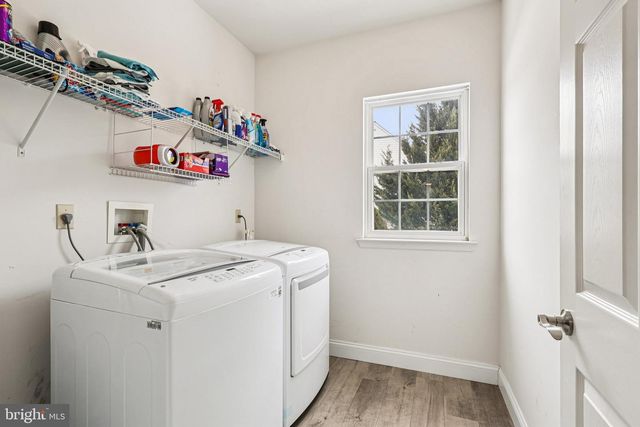 230 N SHADYBROOKE DR, Douglassville, PA 19518