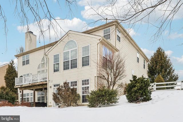 230 N SHADYBROOKE DR, Douglassville, PA 19518