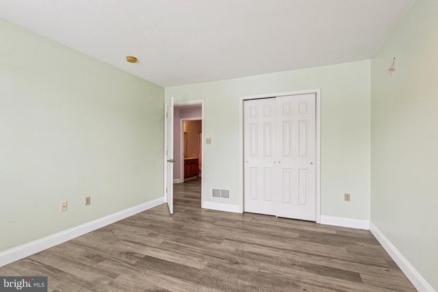 230 N SHADYBROOKE DR, Douglassville, PA 19518