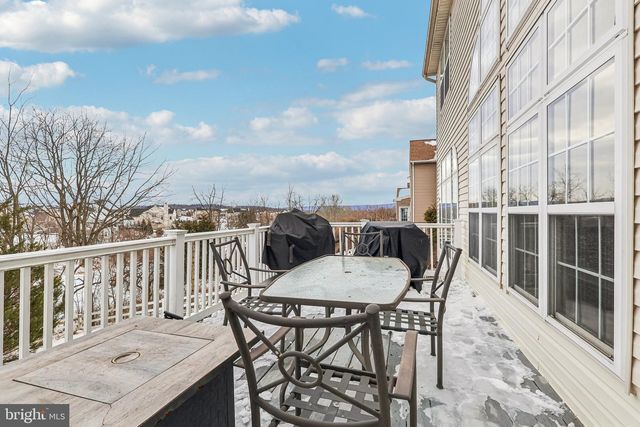 230 N SHADYBROOKE DR, Douglassville, PA 19518