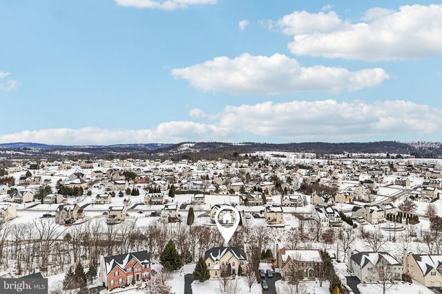 230 N SHADYBROOKE DR, Douglassville, PA 19518